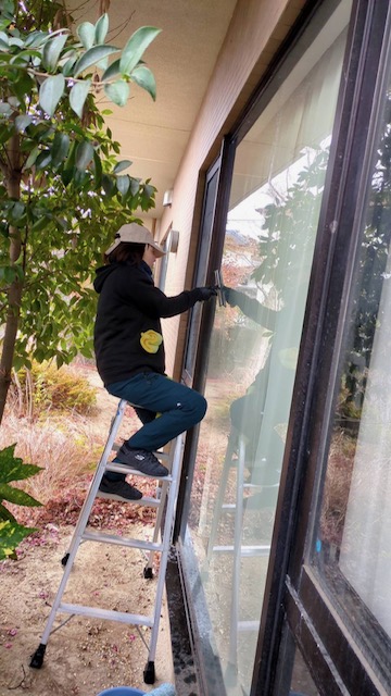 窓ふき作業